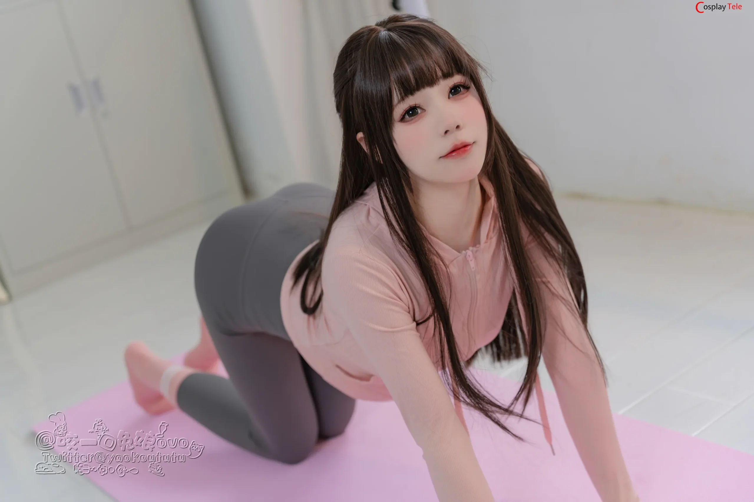Yaokoututu (黏黏团子兔) – Yoga private lessons “60 photos and 1 video” 第13张图