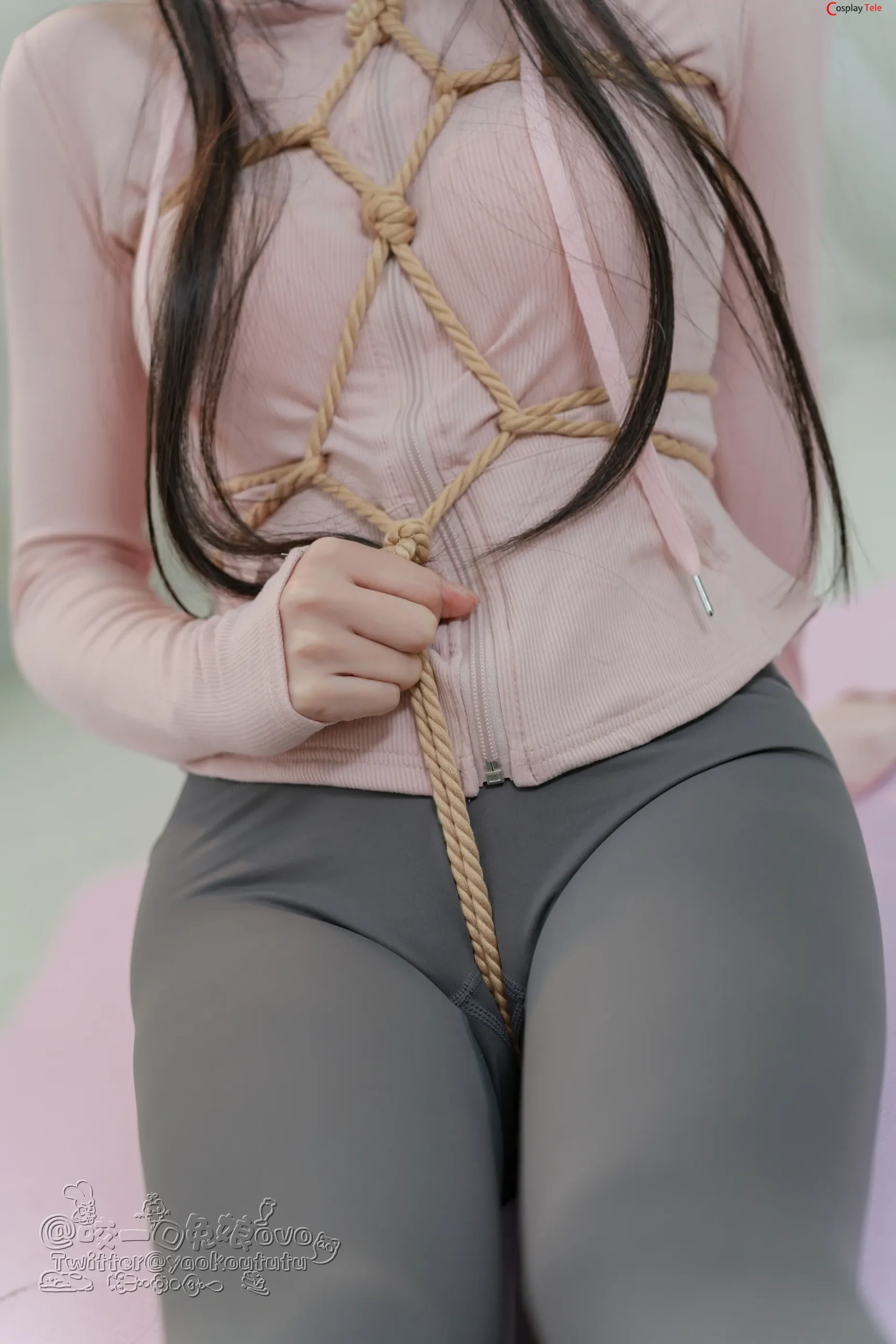 Yaokoututu (黏黏团子兔) – Yoga private lessons “60 photos and 1 video” 第41张图