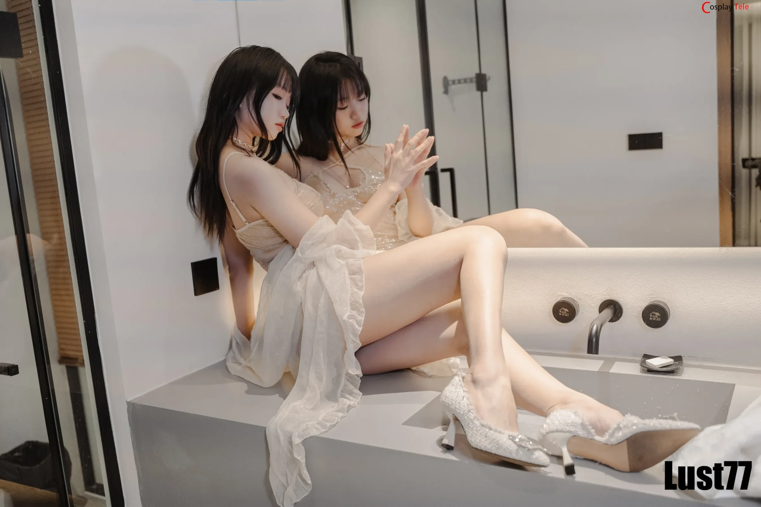 柒柒不可爱 (QiQi is not cute) – Paper Drunk and Golden Fan “90 photos and 1 video” 第73张图