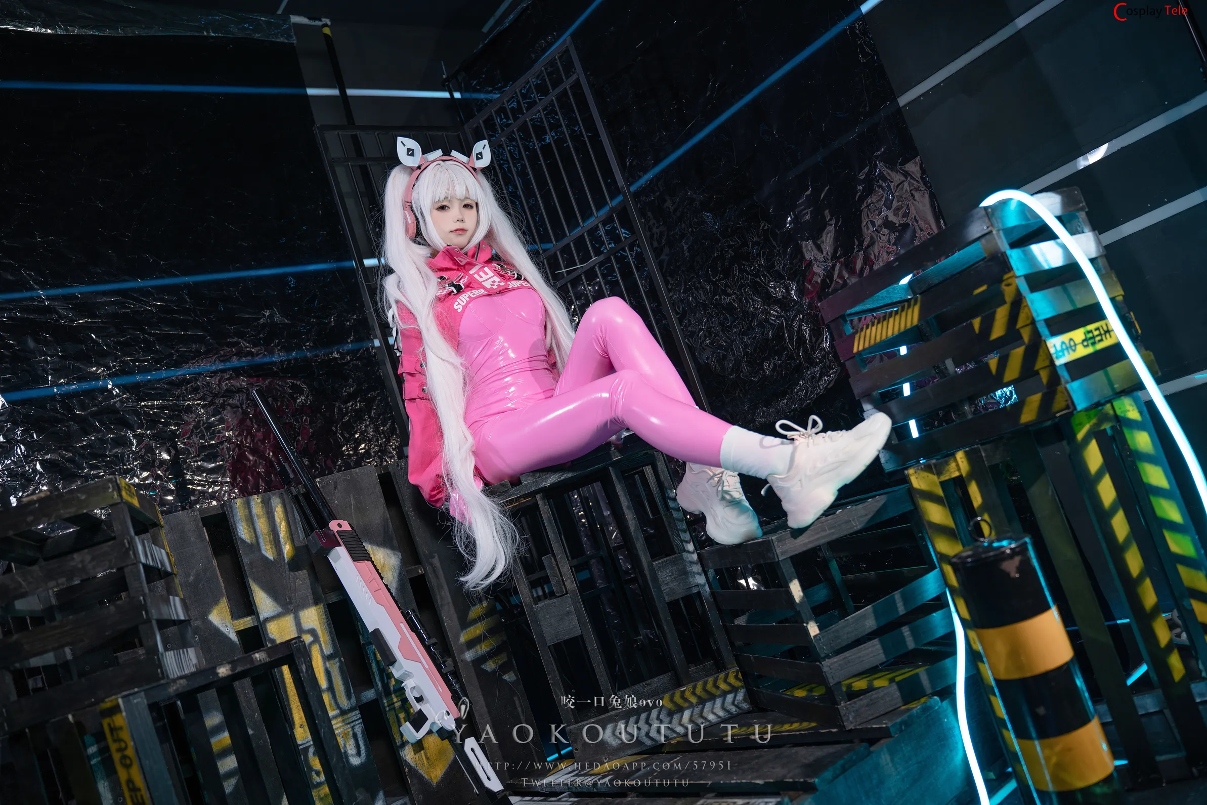 咬一口兔娘ovo (Yaokoututu) cosplay Alice – NIKKE “52 photos and 1 video” 第1张图