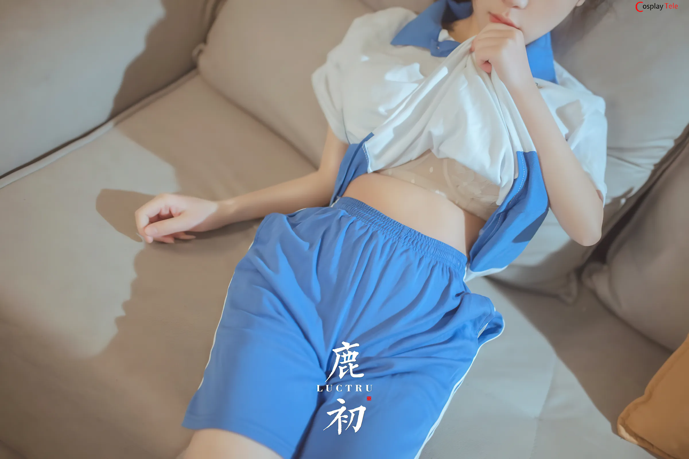 鹿初 (Shika-hatsu) – Busty School Girl In Uniform “46 photos and 1 video” 第6张图