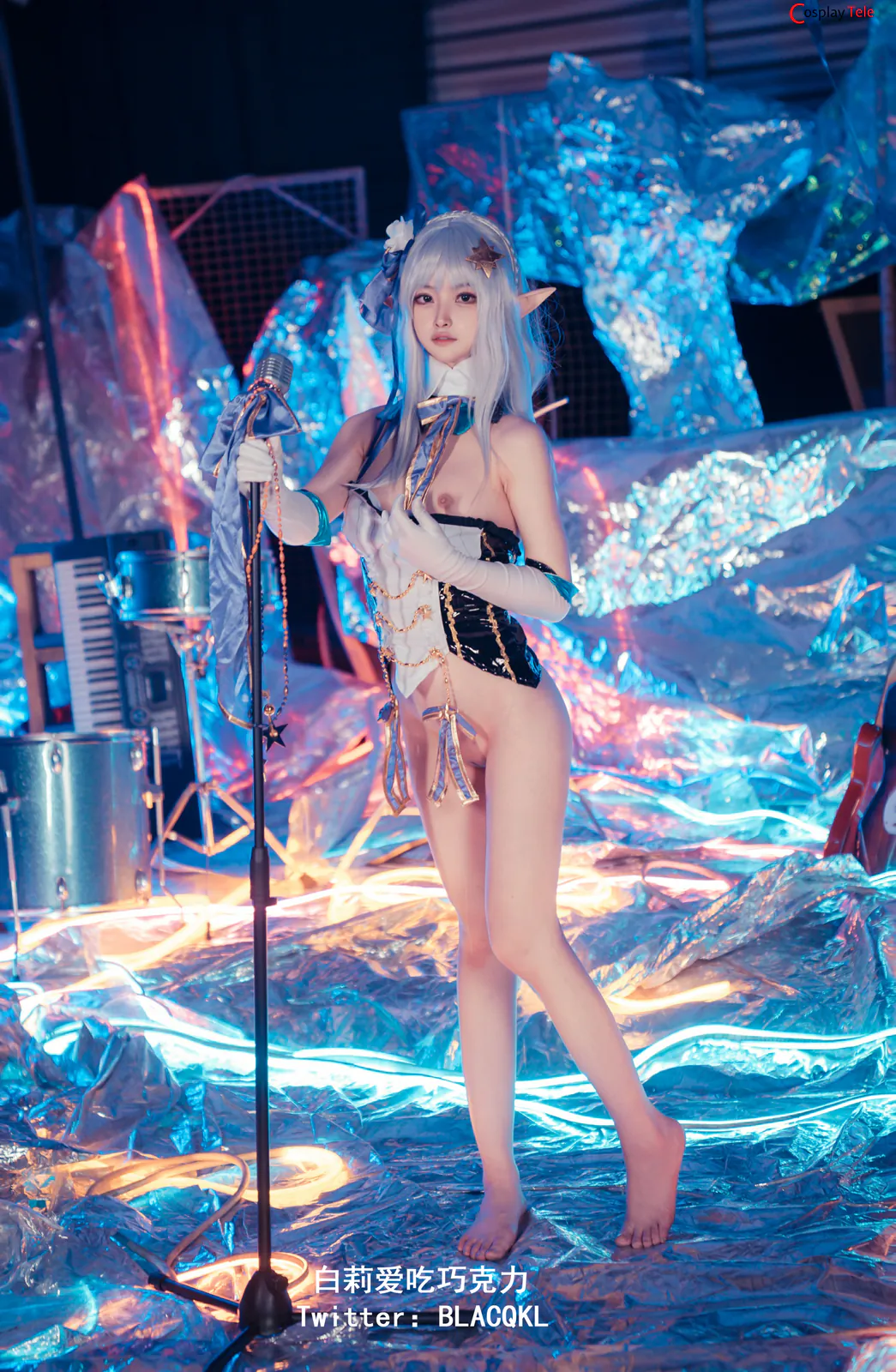 Blacqkl (白莉爱吃巧克力) cosplay Emilia – Re:Zero “62 photos” 第14张图