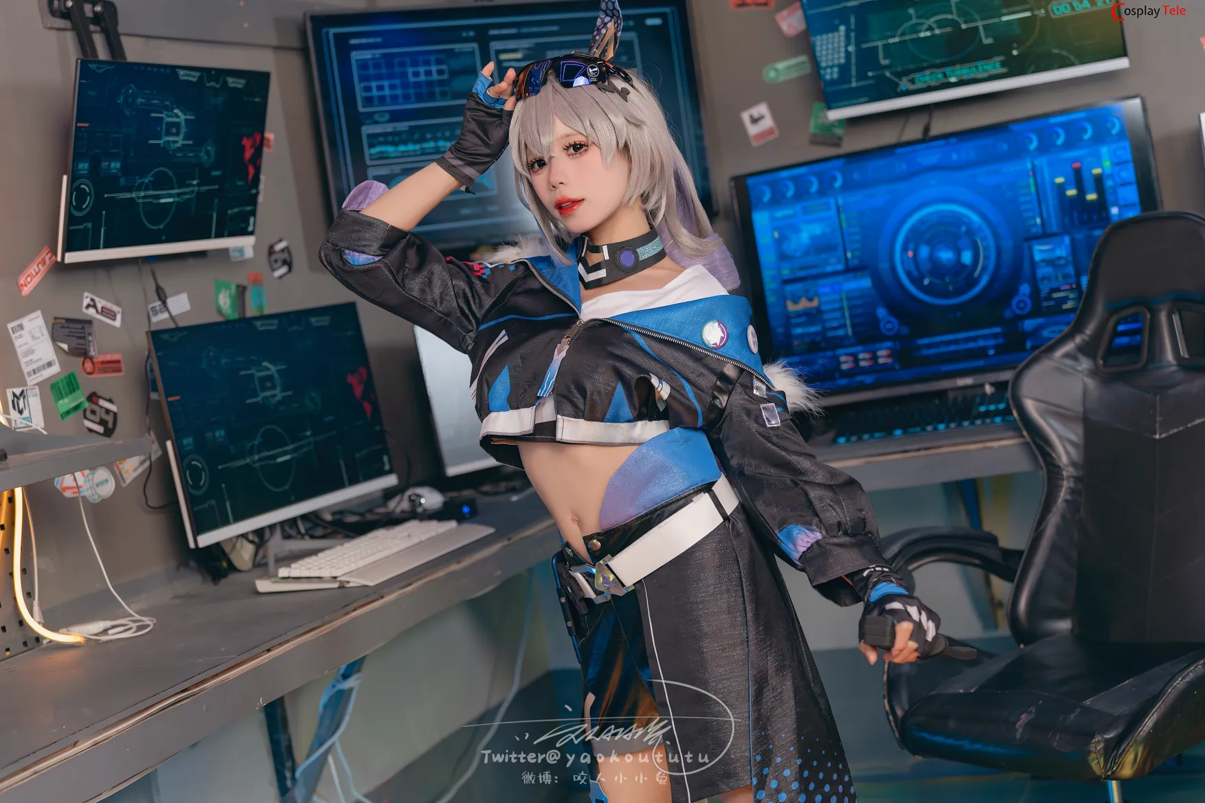 咬一口兔娘ovo (Yaokoututu) cosplay Silver Wolf – Honkai:Star Rail “71 photos” 第7张图