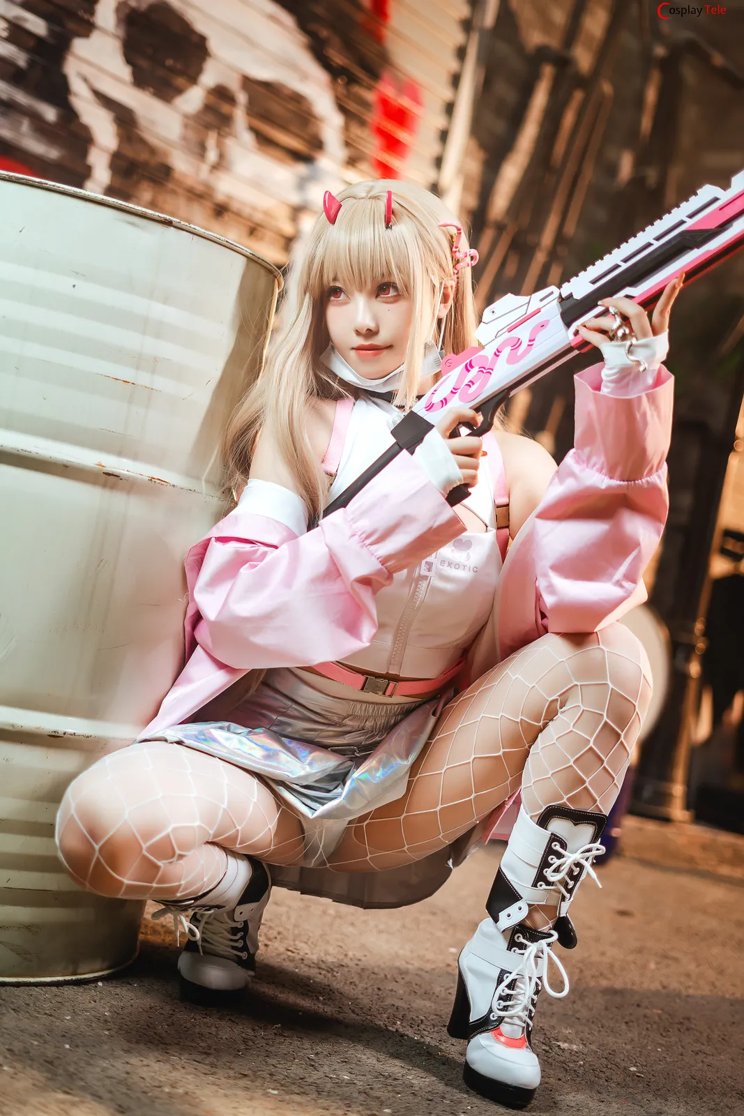 Meeu (蜜汁猫裘) cosplay Viper – NIKKE “65 photos” 第11张图