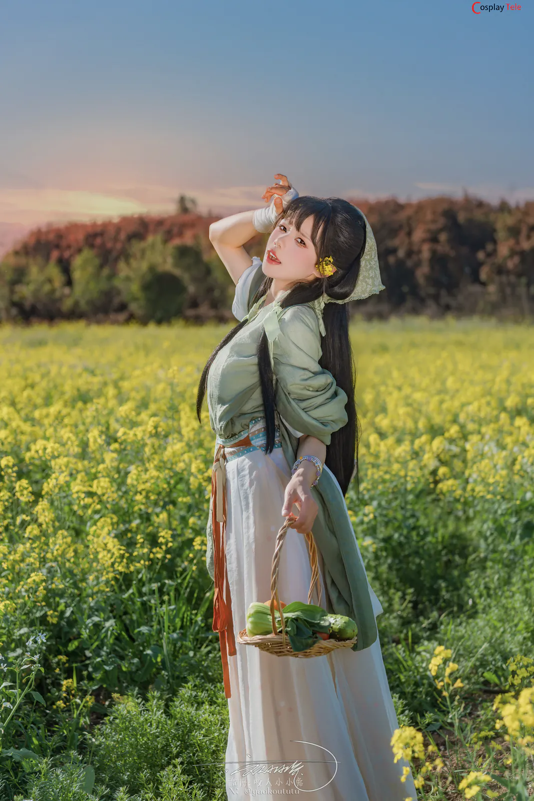 咬一口兔娘ovo (Yaokoututu) cosplay Maomao – The Apothecary Diaries “74 photos and 1 video” 第11张图