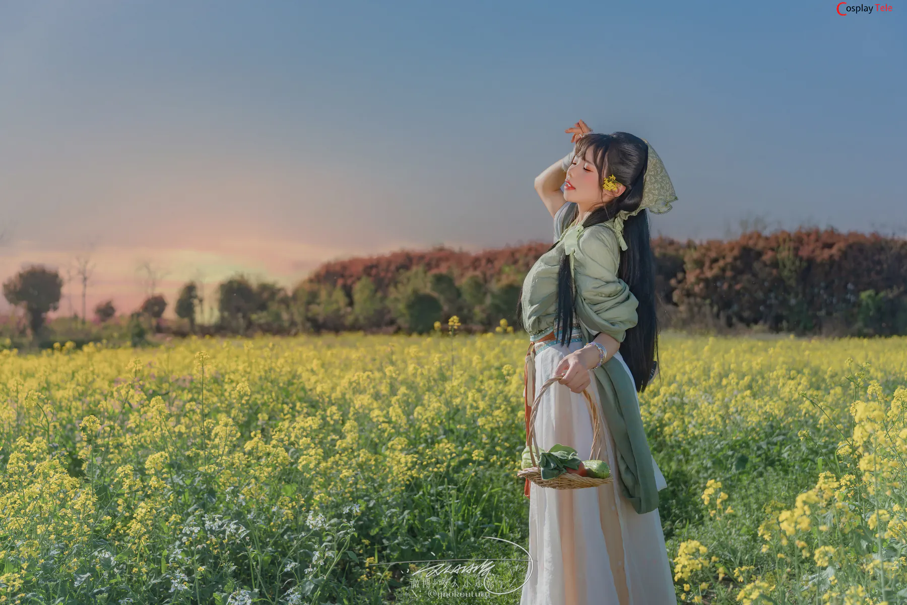 咬一口兔娘ovo (Yaokoututu) cosplay Maomao – The Apothecary Diaries “74 photos and 1 video” 第12张图