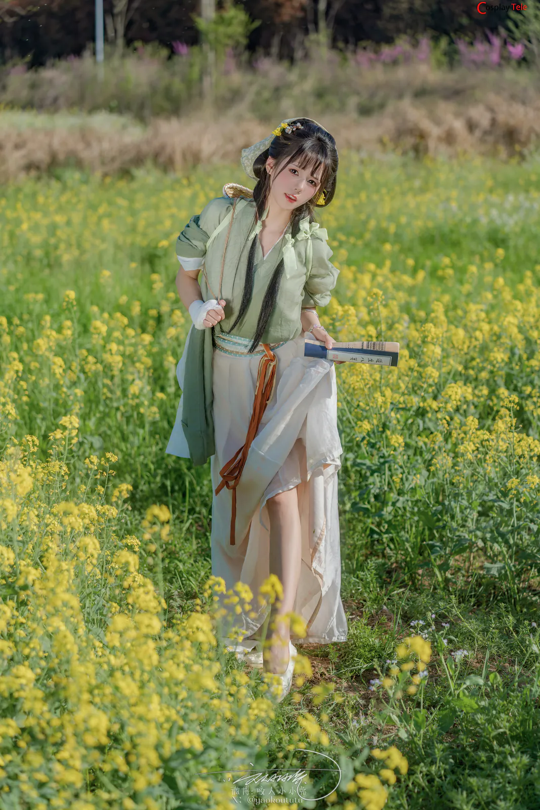 咬一口兔娘ovo (Yaokoututu) cosplay Maomao – The Apothecary Diaries “74 photos and 1 video” 第17张图
