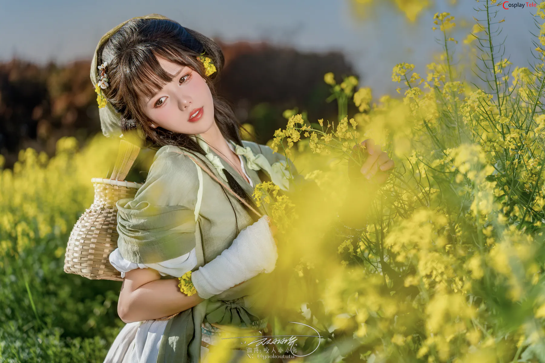 咬一口兔娘ovo (Yaokoututu) cosplay Maomao – The Apothecary Diaries “74 photos and 1 video” 第22张图