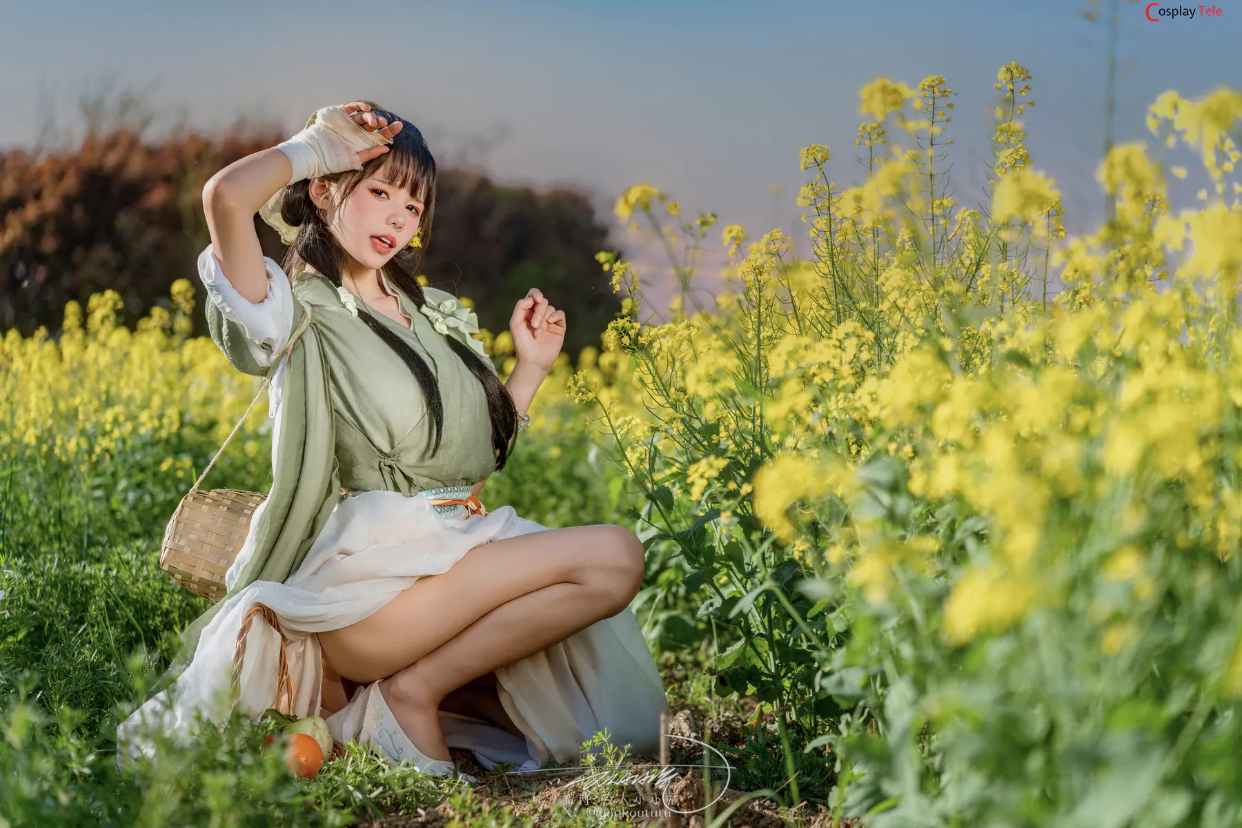 咬一口兔娘ovo (Yaokoututu) cosplay Maomao – The Apothecary Diaries “74 photos and 1 video” 第23张图