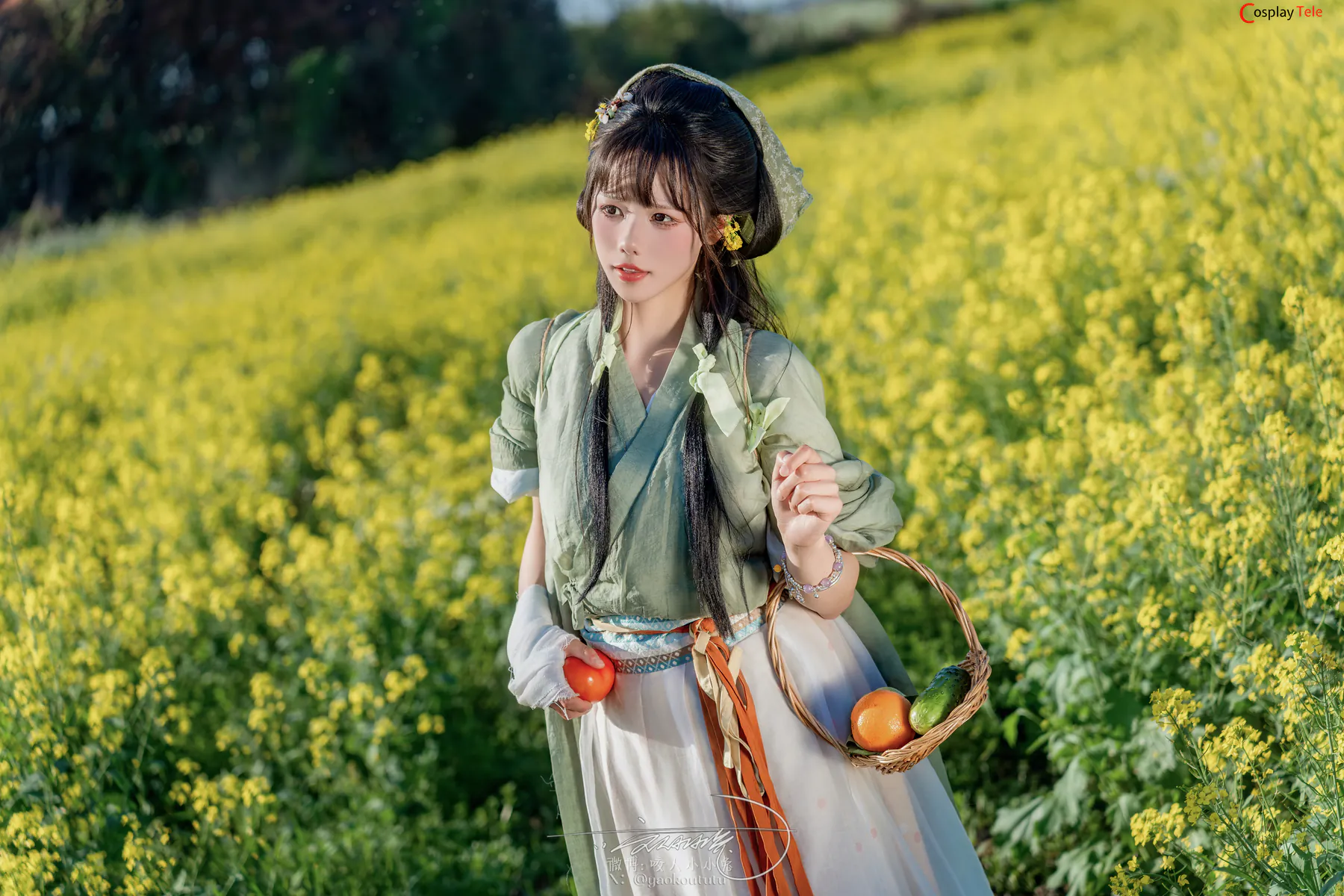 咬一口兔娘ovo (Yaokoututu) cosplay Maomao – The Apothecary Diaries “74 photos and 1 video” 第29张图