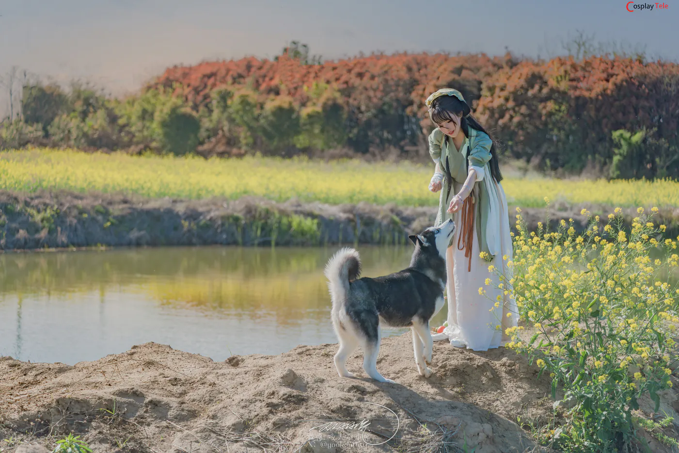 咬一口兔娘ovo (Yaokoututu) cosplay Maomao – The Apothecary Diaries “74 photos and 1 video” 第2张图