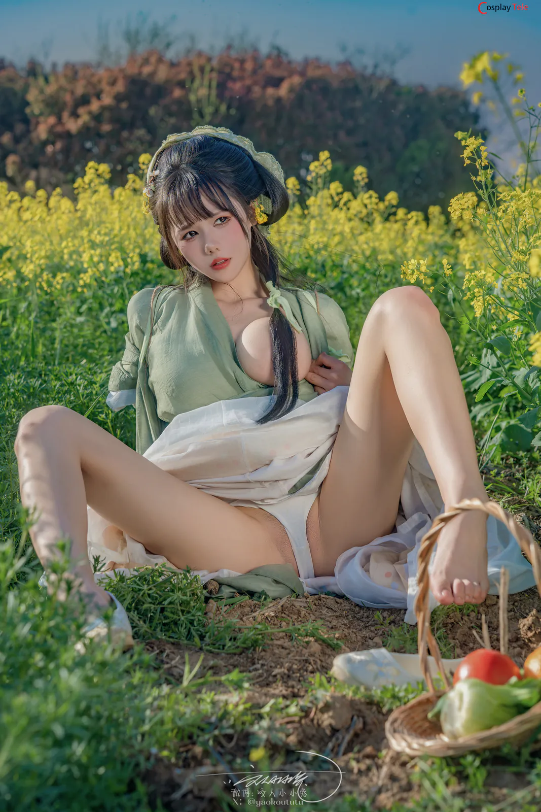 咬一口兔娘ovo (Yaokoututu) cosplay Maomao – The Apothecary Diaries “74 photos and 1 video” 第36张图
