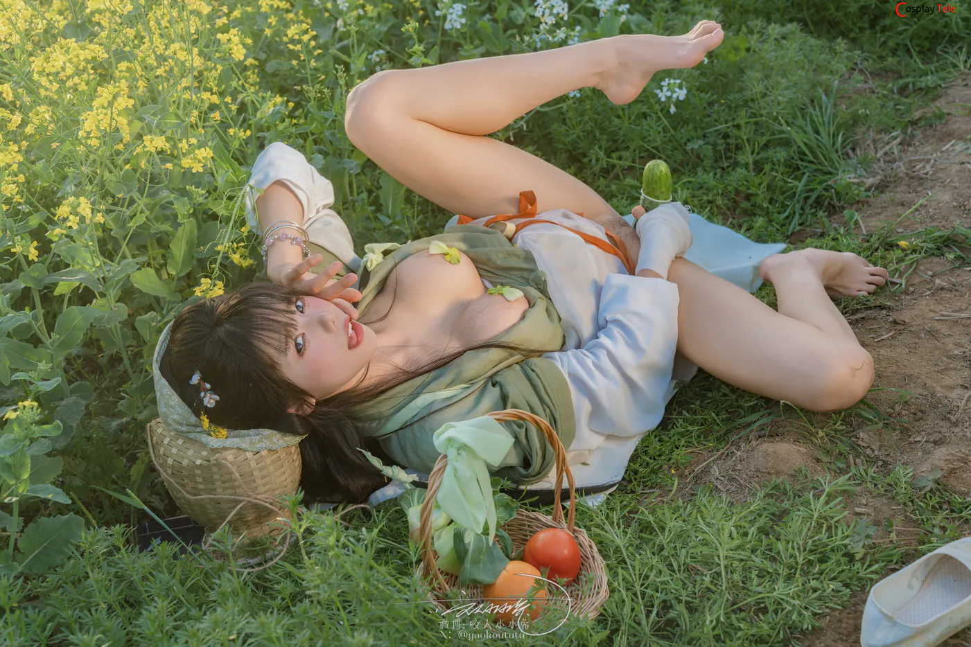 咬一口兔娘ovo (Yaokoututu) cosplay Maomao – The Apothecary Diaries “74 photos and 1 video” 第68张图