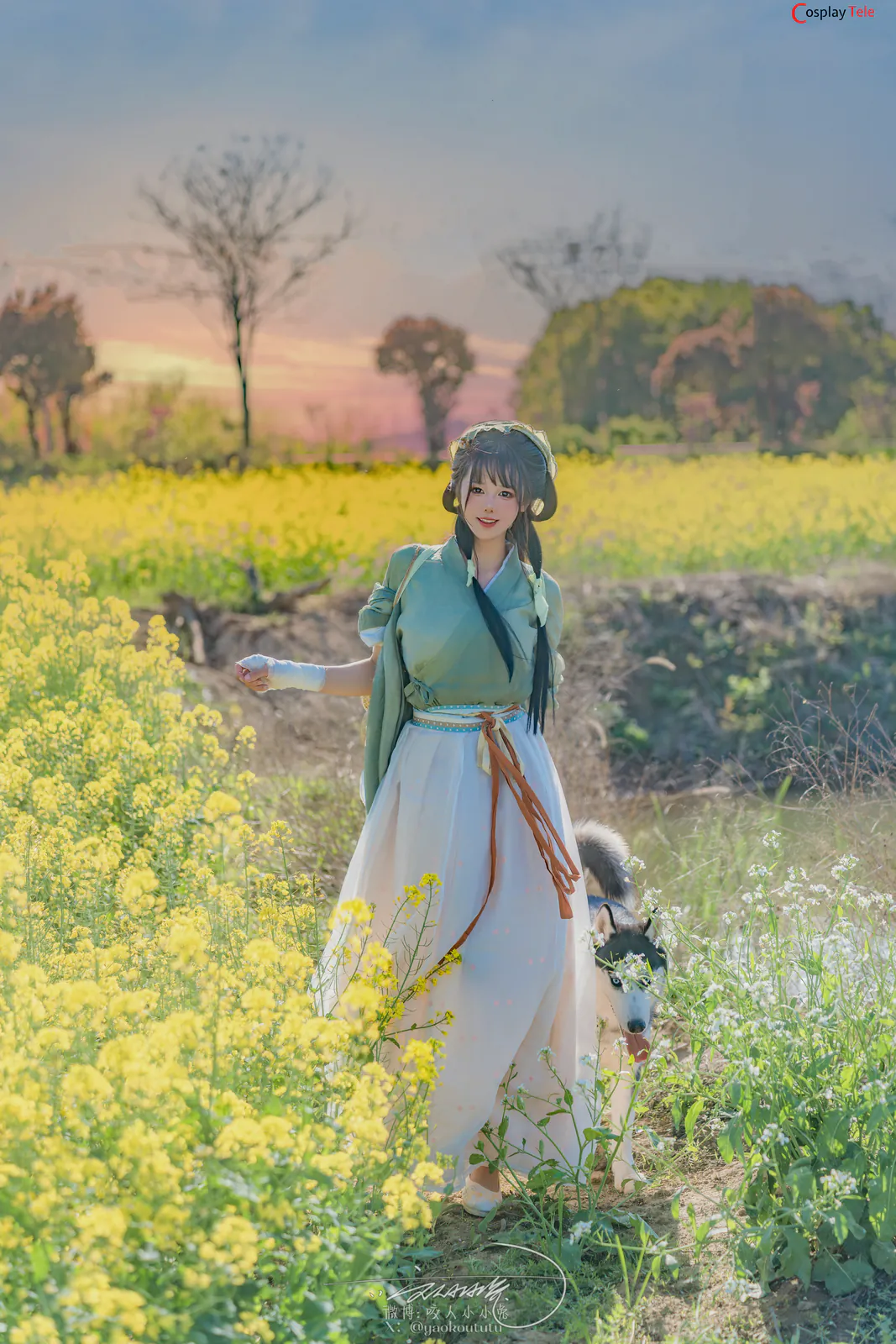 咬一口兔娘ovo (Yaokoututu) cosplay Maomao – The Apothecary Diaries “74 photos and 1 video” 第7张图