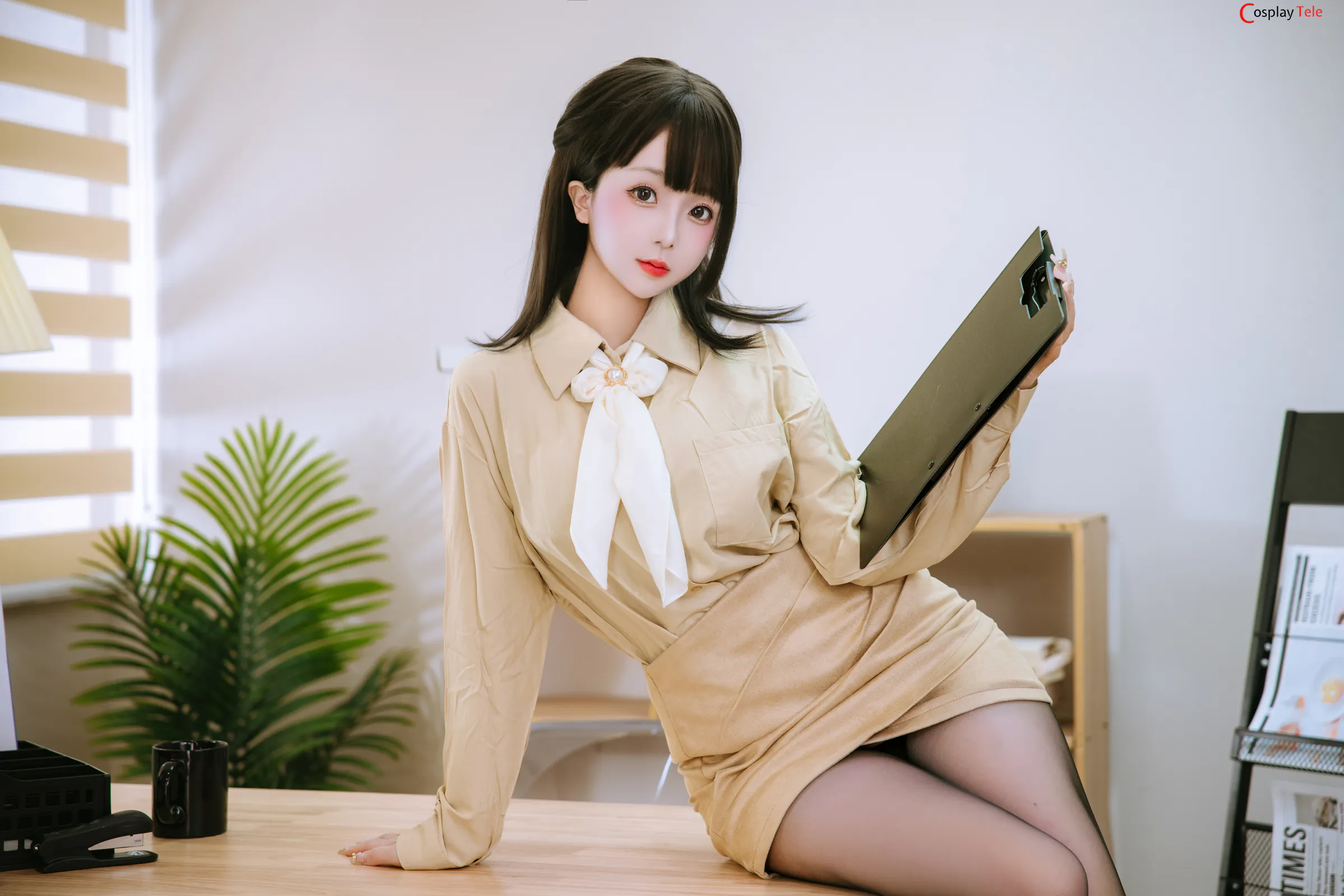 Rinaijiao-(日奈娇) – Secretary “163 photos and 18 gifs” 第1张图