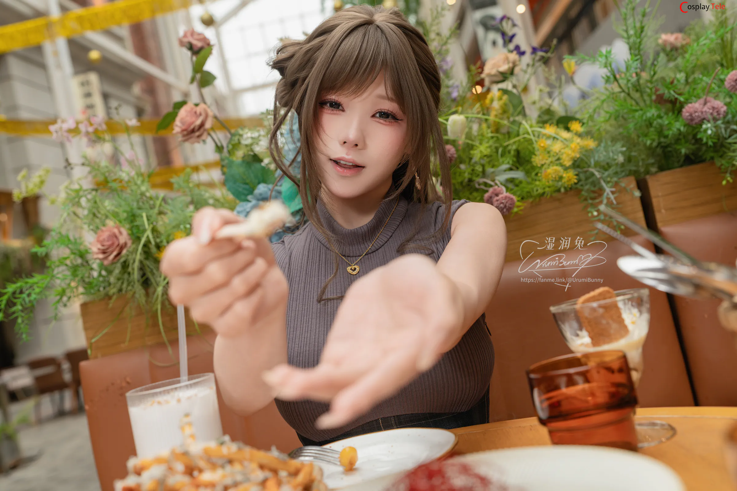 咬一口兔娘ovo (Yaokoututu) – Meet Up In Real Life “120 photos and 3 videos” 第7张图
