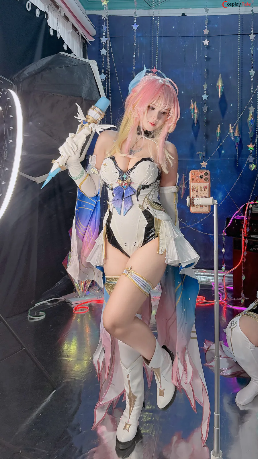 Pyoncos (ピオン) cosplay Aemeath – Wuthering Waves “88 photos and 2 videos” 第41张图