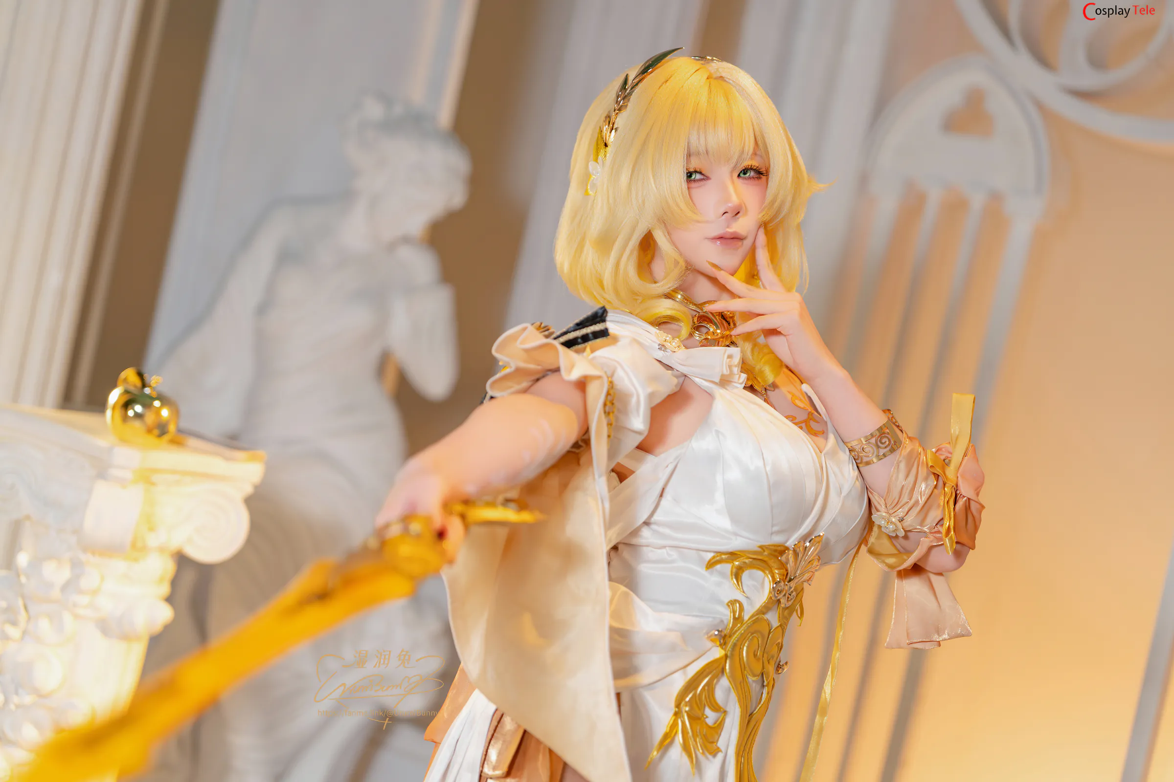 咬一口兔娘ovo (Yaokoututu) cosplay Aglaea – Honkai:Star Rail “143 photos and 4 videos” 第9张图