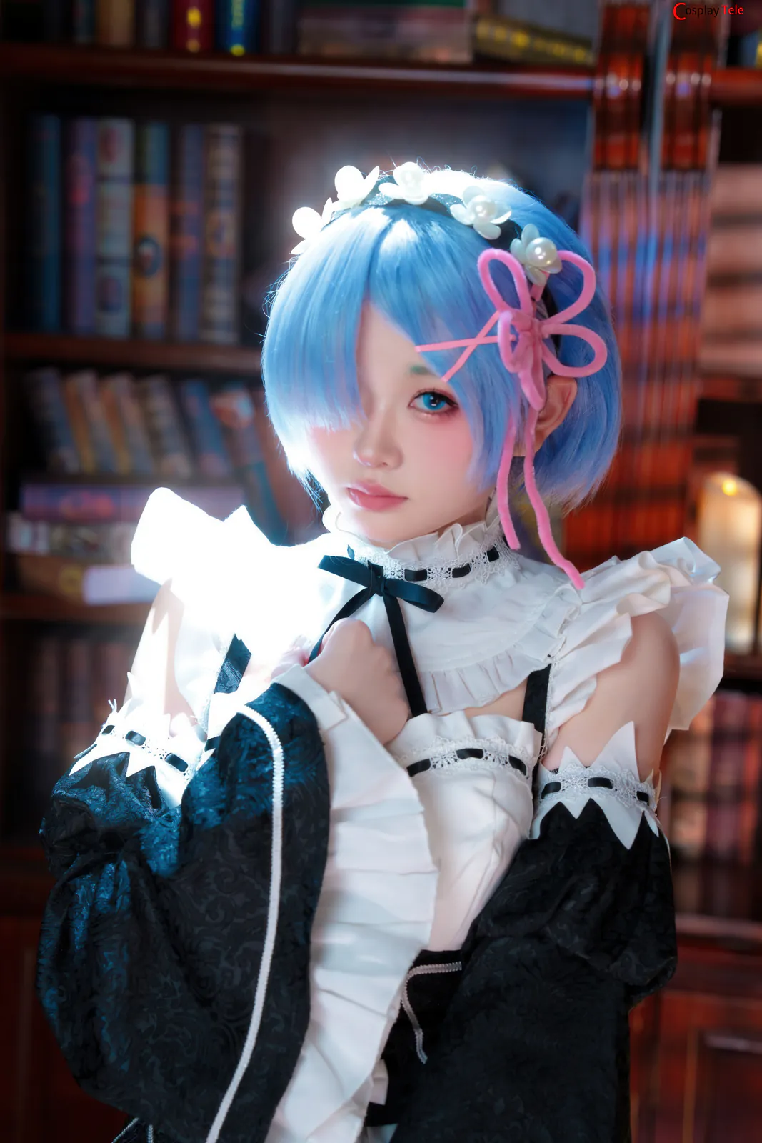 幼水铃衣 (You Shui Ling Yi) cosplay Rem – Re:Zero “108 photos and 1 video” 第2张图